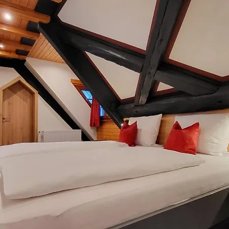 Oda ve Kahvaltı Staude 4*