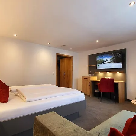 Staude 4*