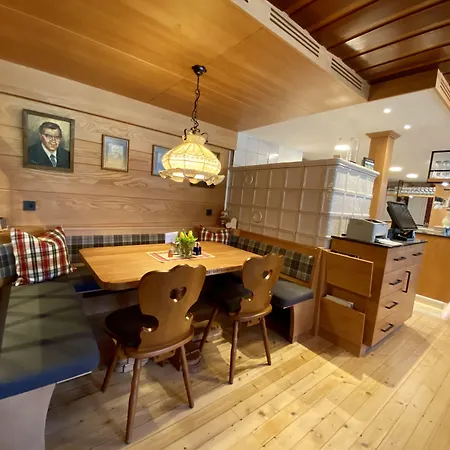 Staude Oda ve Kahvaltı 4*